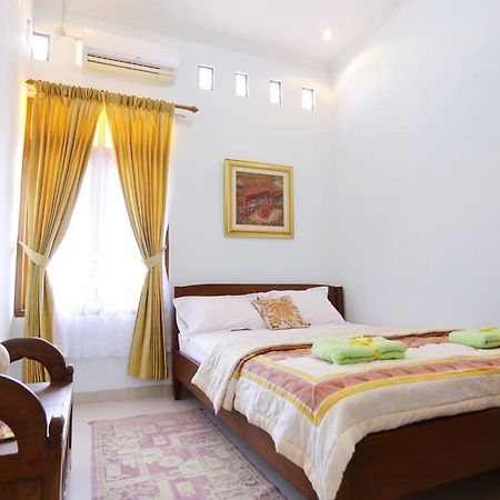 Griya Kedasih Guesthouse Γιογκιακάρτα Εξωτερικό φωτογραφία