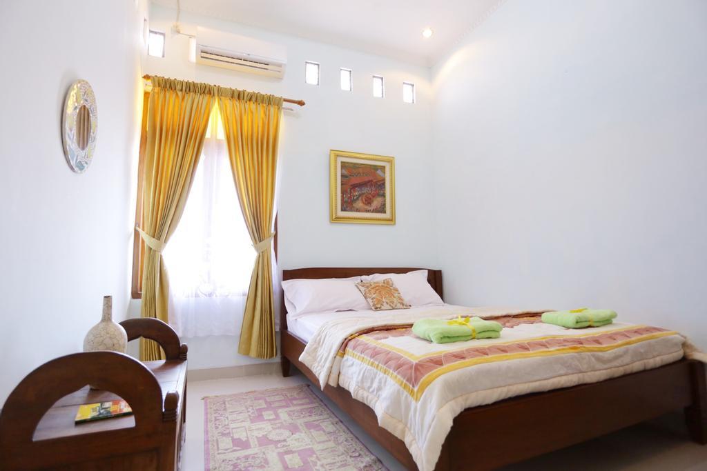 Griya Kedasih Guesthouse Γιογκιακάρτα Εξωτερικό φωτογραφία