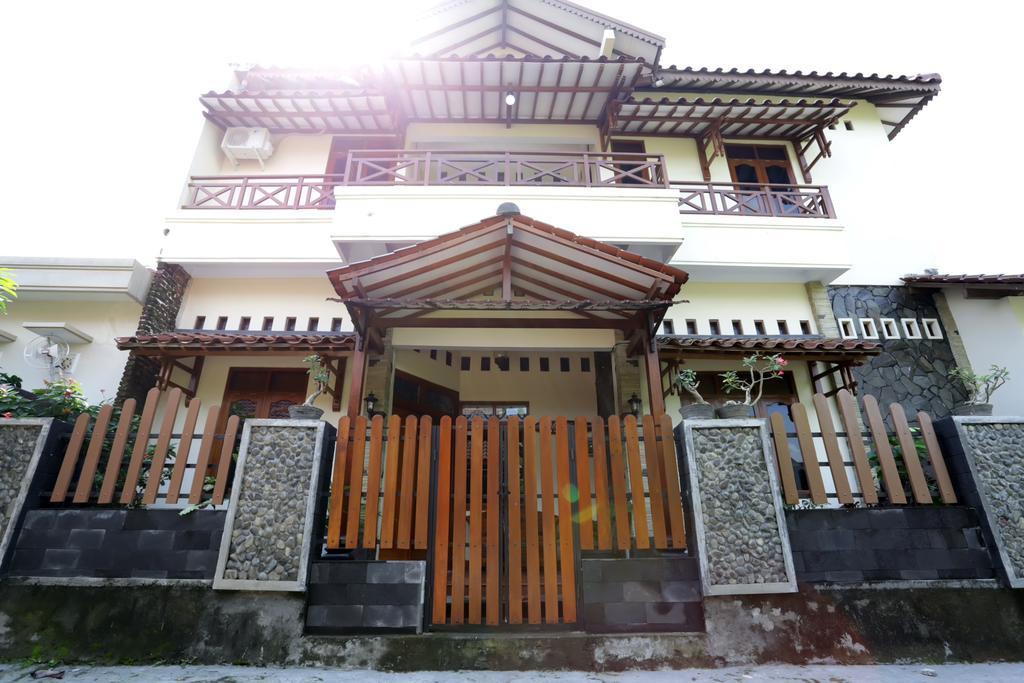 Griya Kedasih Guesthouse Γιογκιακάρτα Εξωτερικό φωτογραφία
